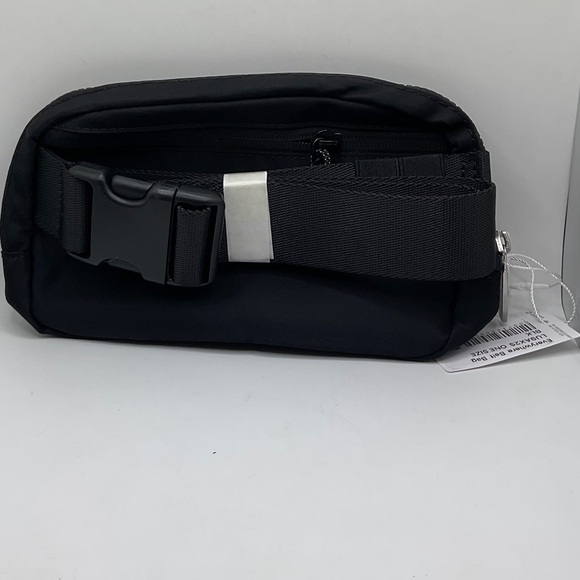 lululemon athletica Midnight Black Belt Bag NWT - Picture 4 of 7